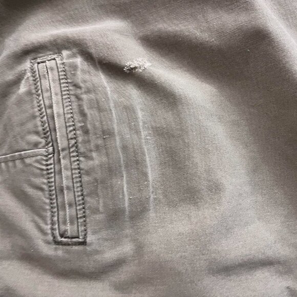 Y2K old navy skirt distressed style size 4 Has back pocket wear not sure if it w - Picture 5 of 5